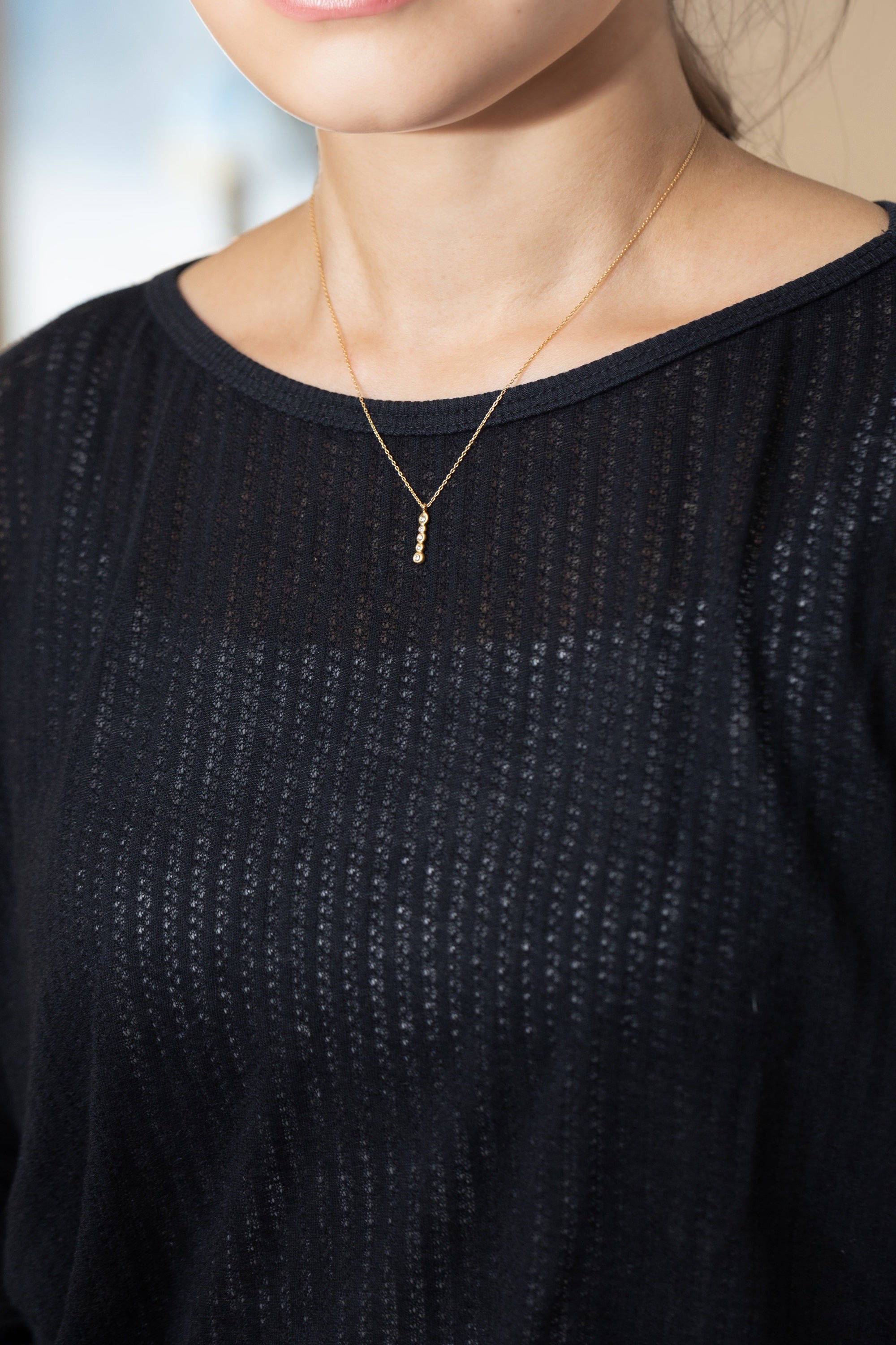 Vertical Short Champagne Bubble Necklace in Gold (18k)