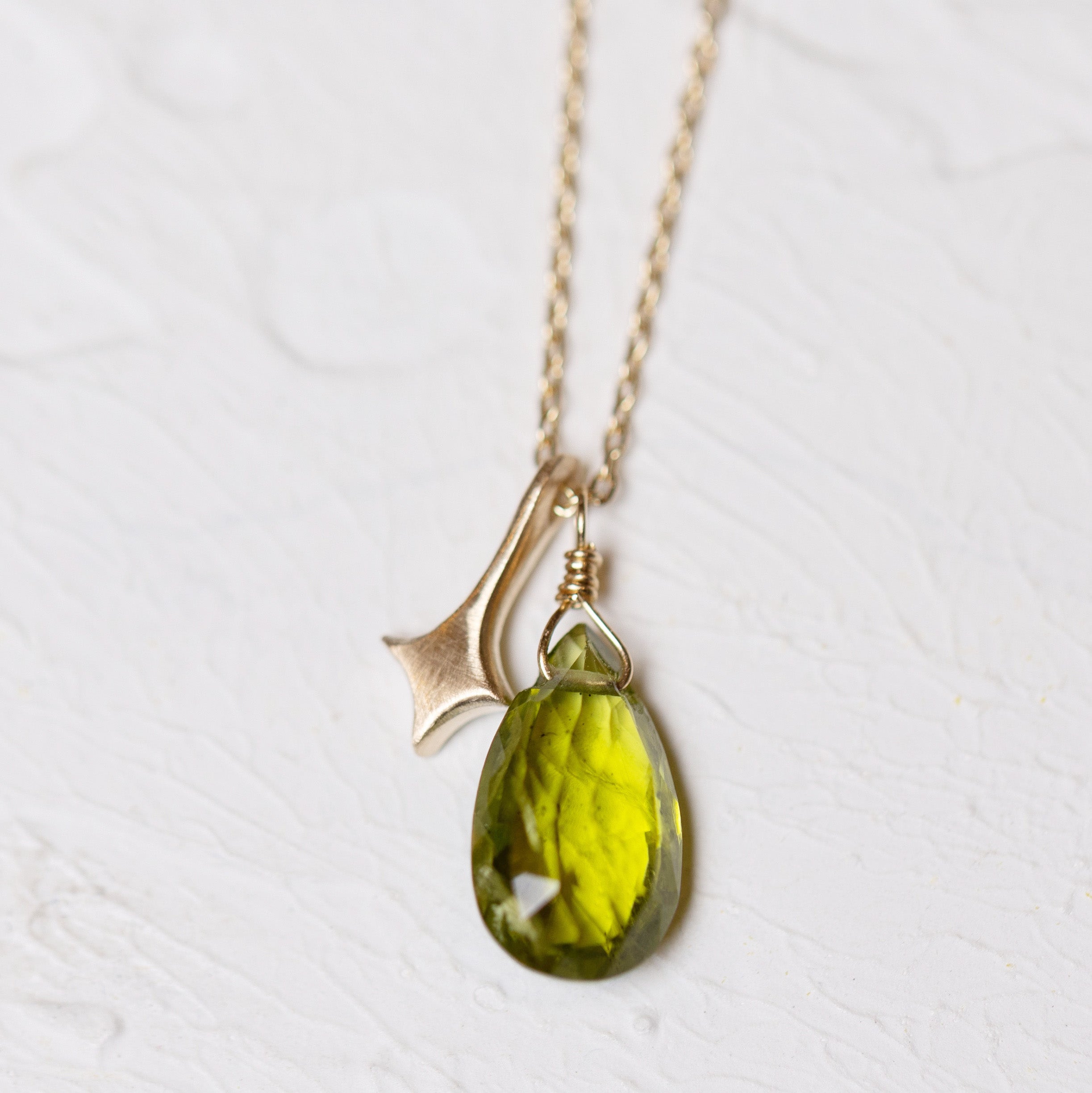 Peridot and Star Dust Necklace (10k)