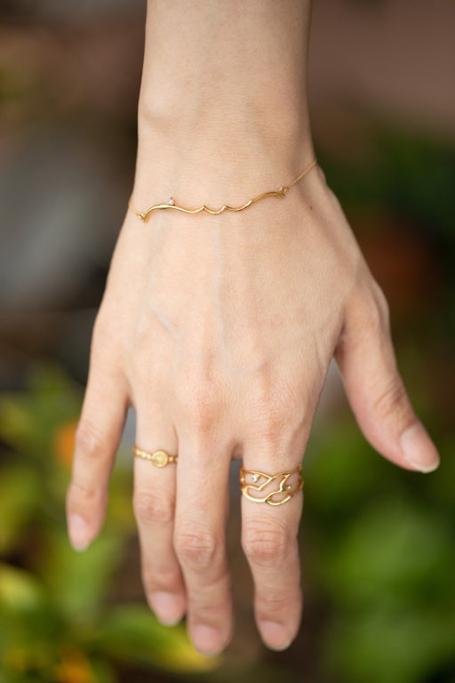 Arabesque Gold Bracelet with Diamond Accent (18k)