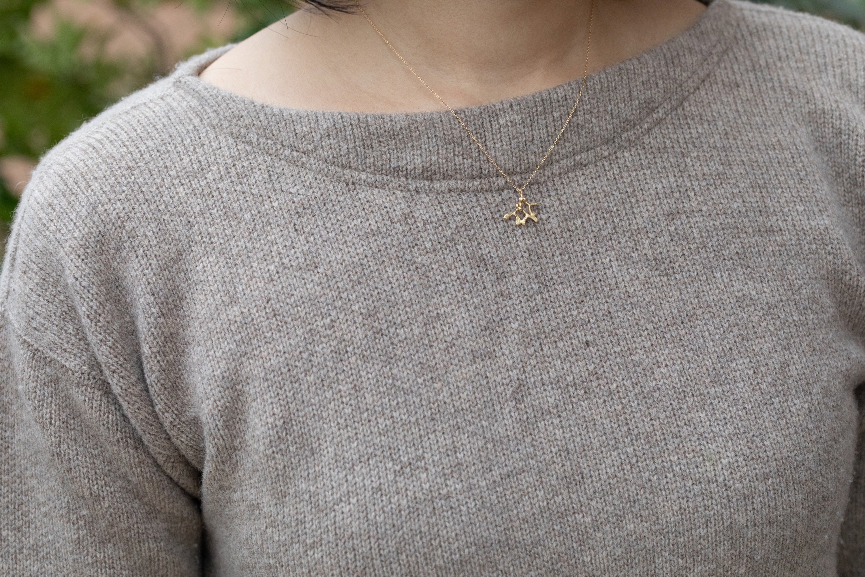 Golden Mistletoe Necklace (18k)