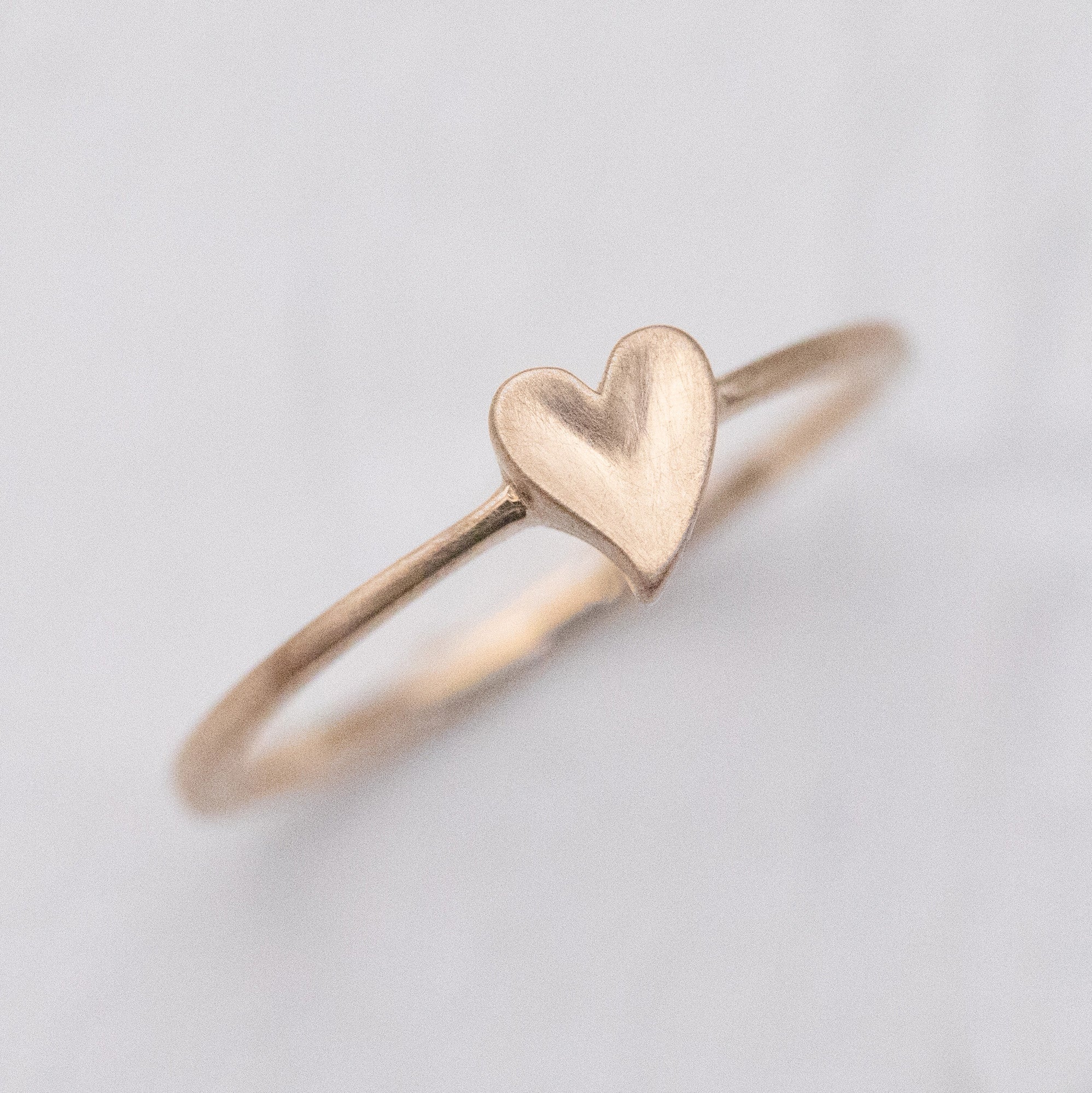 Tiny Heart Ring in Rose Gold (18k)