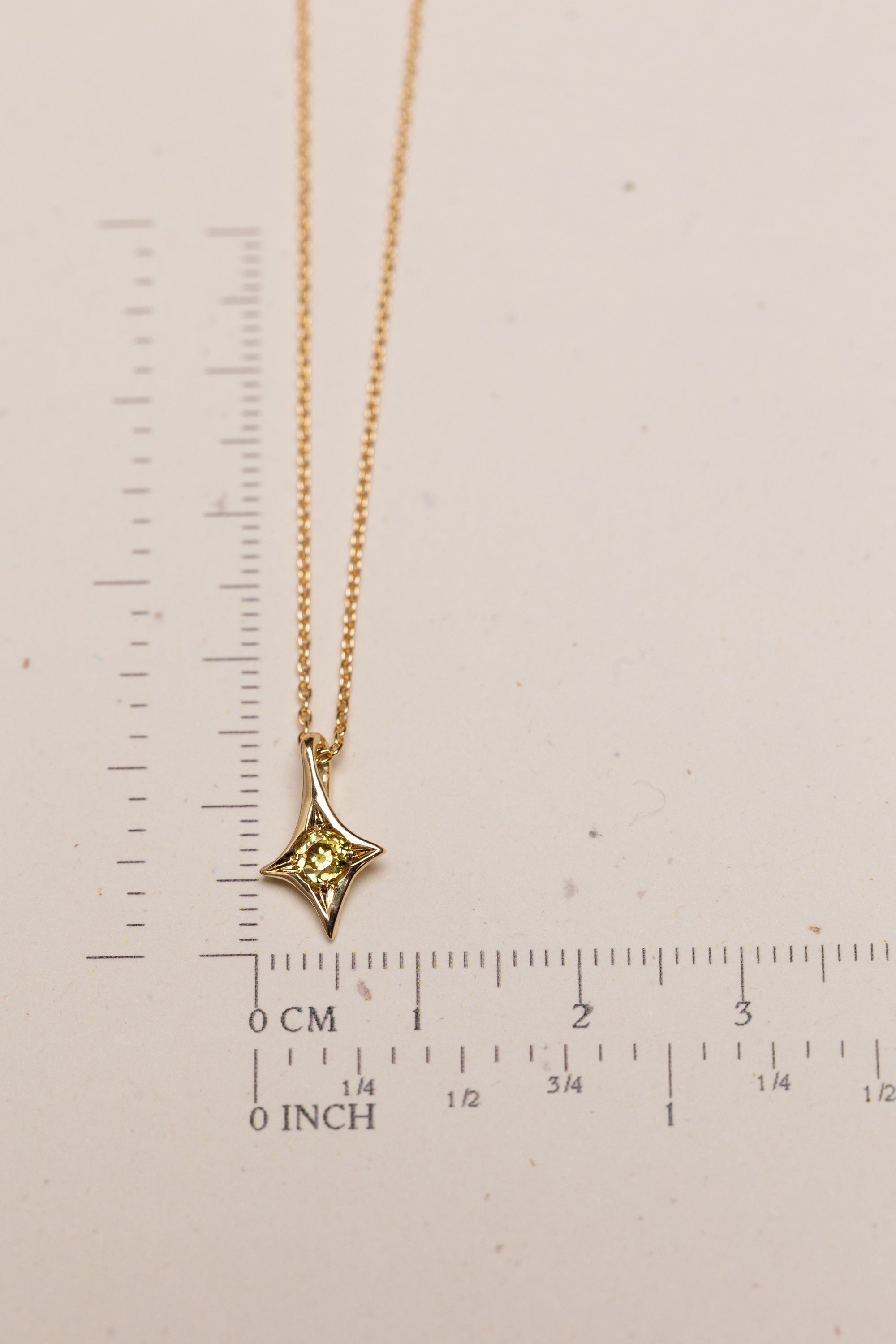 Green Diamond Stardust Necklace (18k)