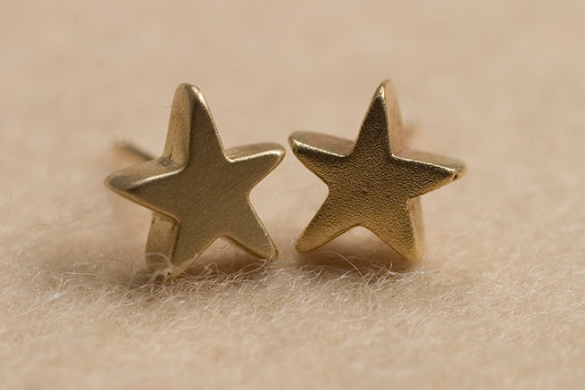 Tiny Star 14k Yellow Gold Stud Earrings
