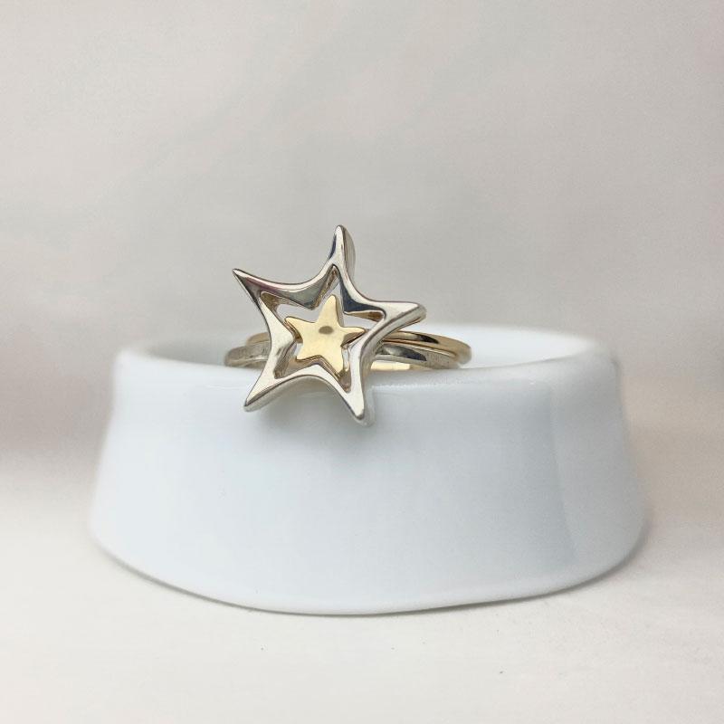 Tiny Star Ring (18k)