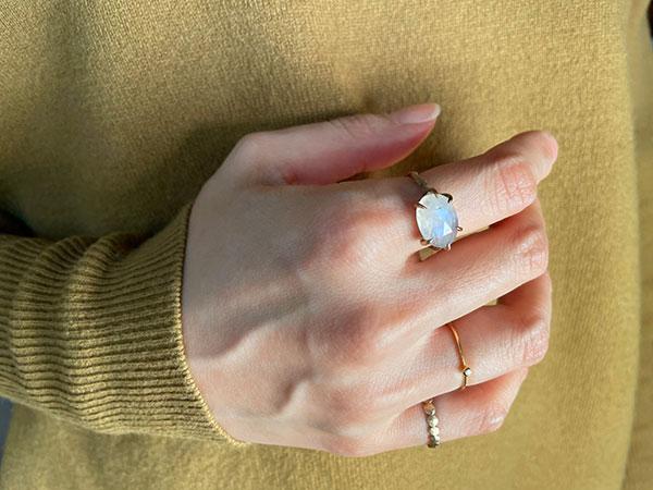 Branch Ring with Rainbow Moonstone (10k)