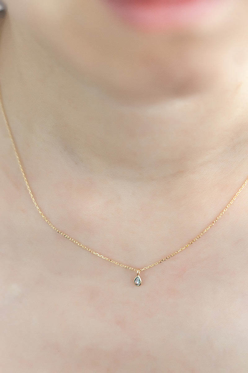 Rose Cut Diamond Rain Drop Necklace (18k)