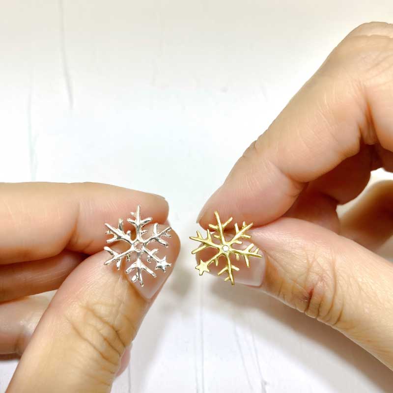Golden Snow Flake Earrings with Diamond (18k)
