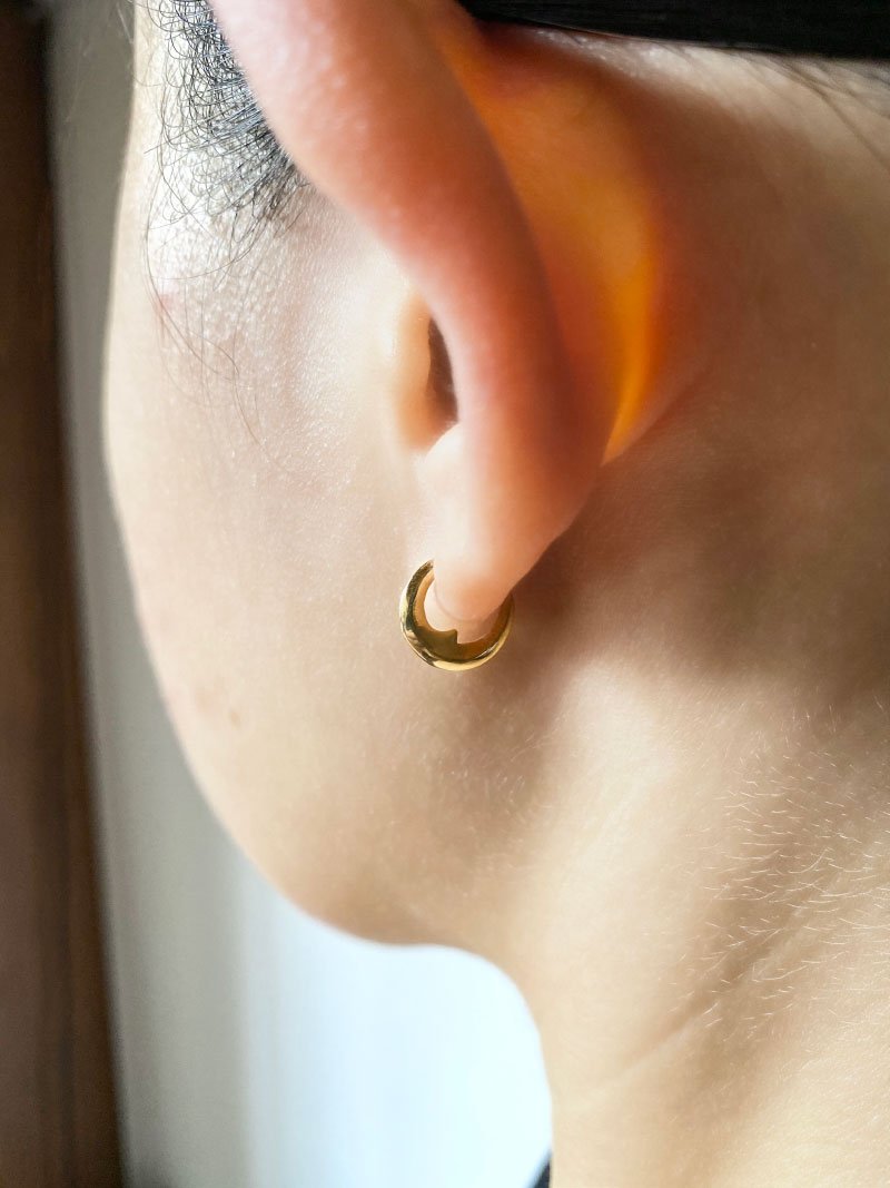 Small Golden Crescent Moon Hoop Earrings (18k)