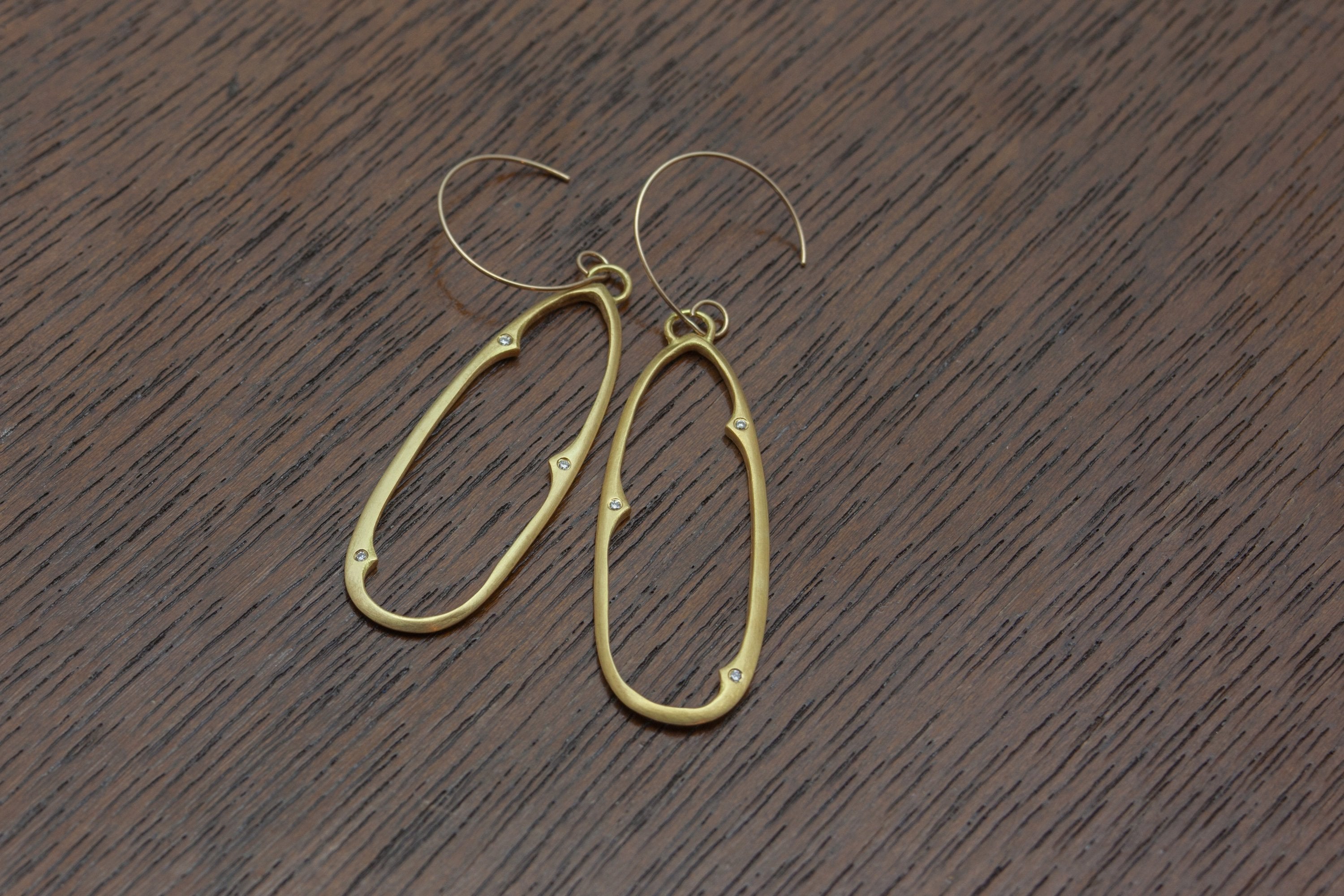 Long Oval Earrings with Diamonds (18k)