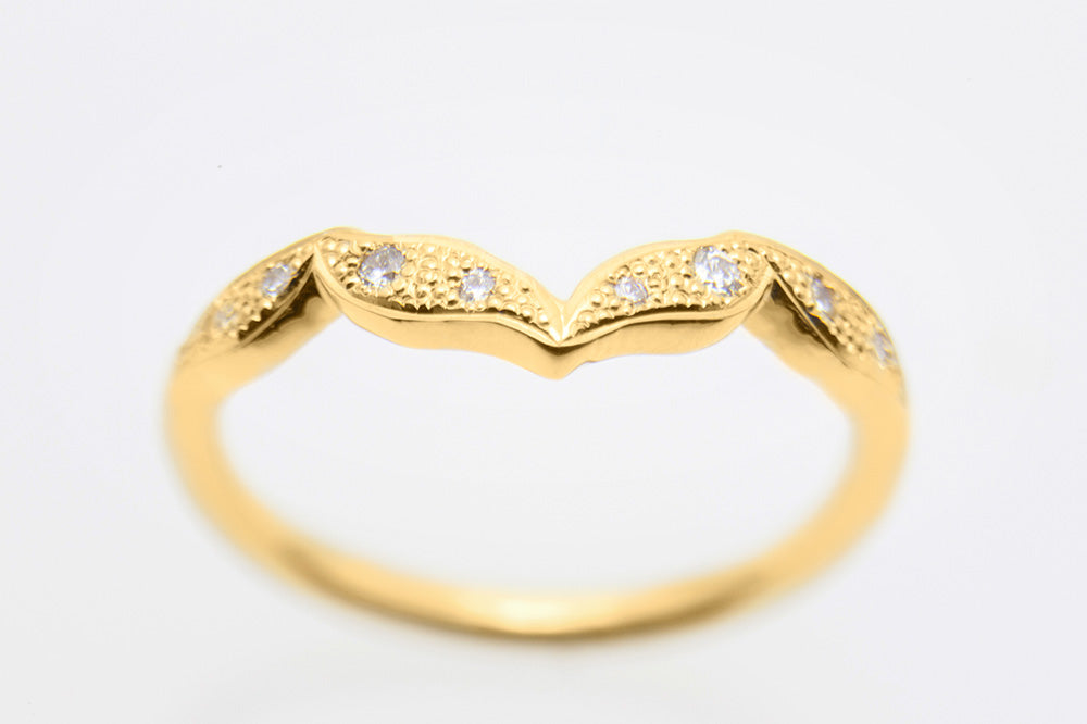 Diamond Bow Stackable Ring (18k)