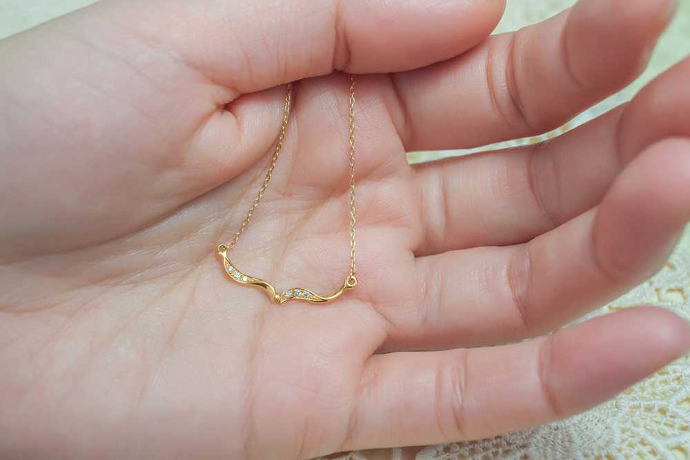 Wishbone Diamond Necklace (18k)