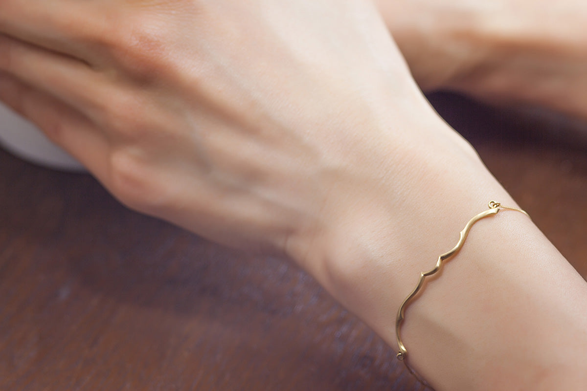 Arabesque Gold Bar Bracelet (18k)