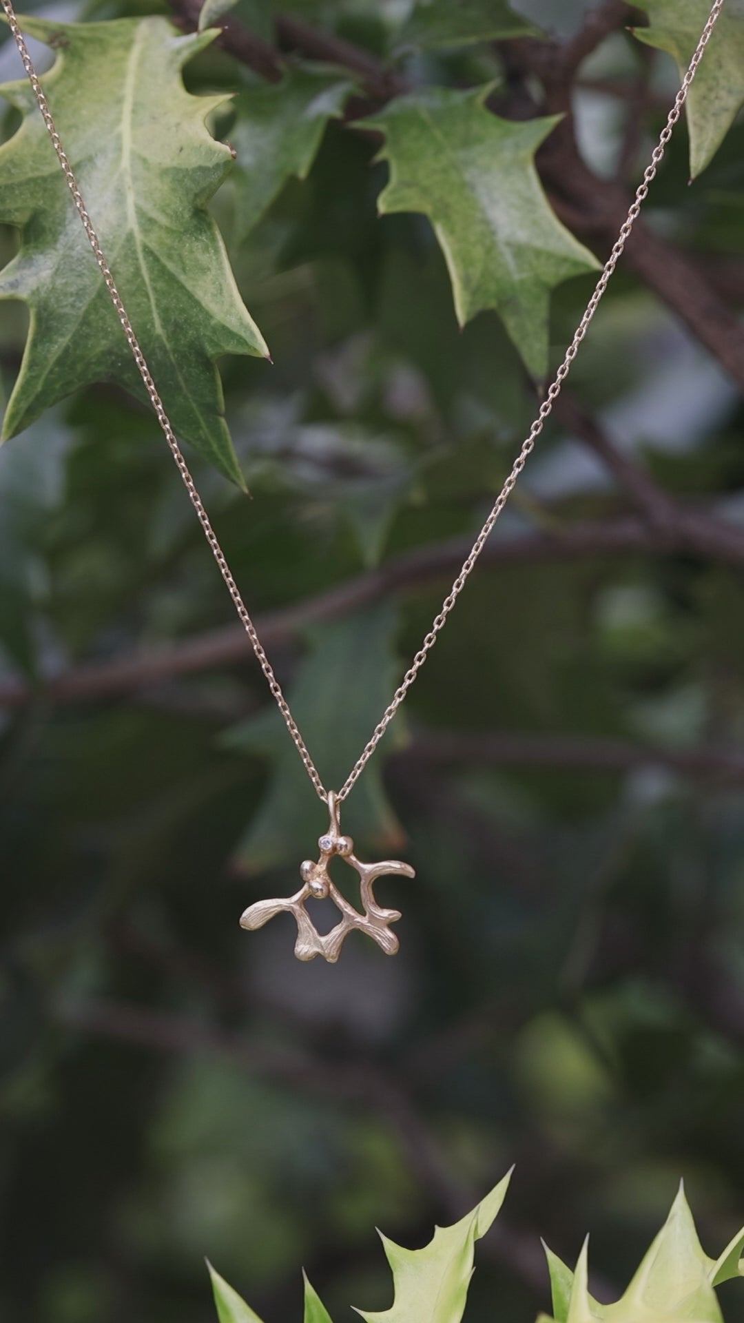 Golden Mistletoe Necklace (18k)