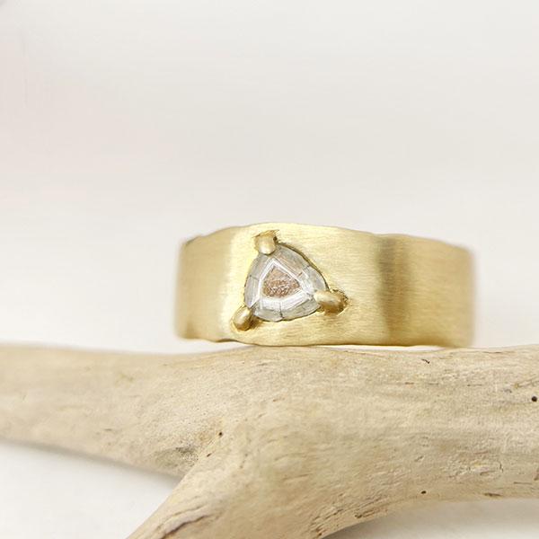 Rough Diamond Embedded in Wide Gold Ring (18k)
