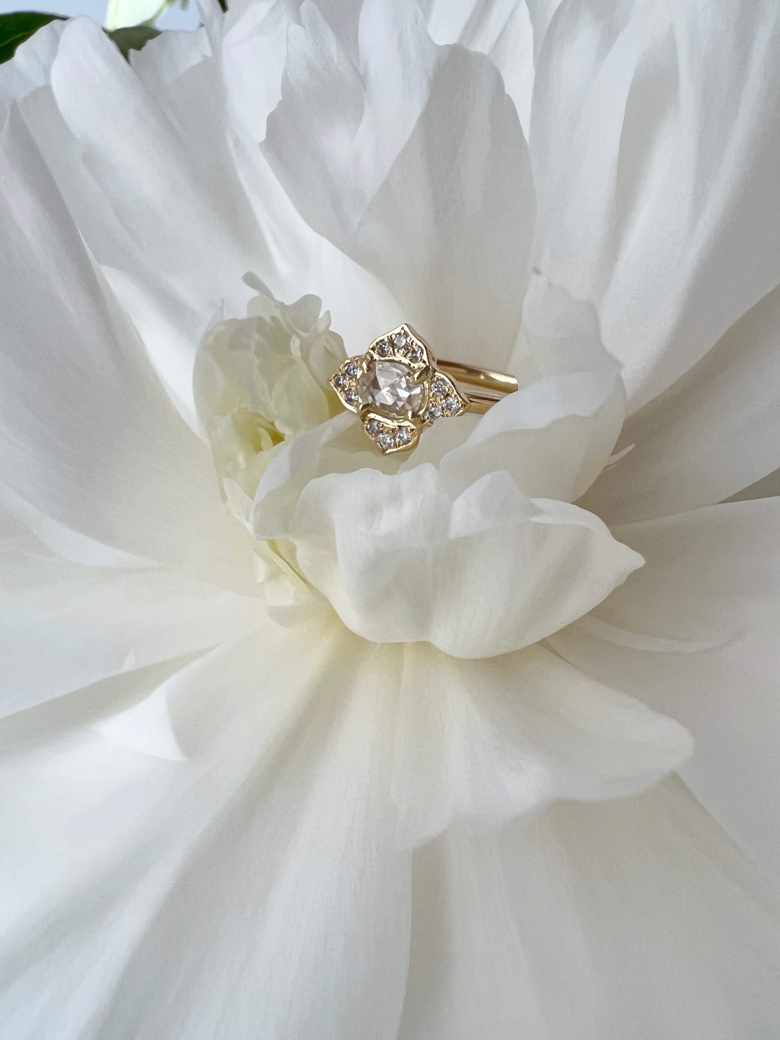 Flower Halo Rose Cut Diamond Ring (18k)