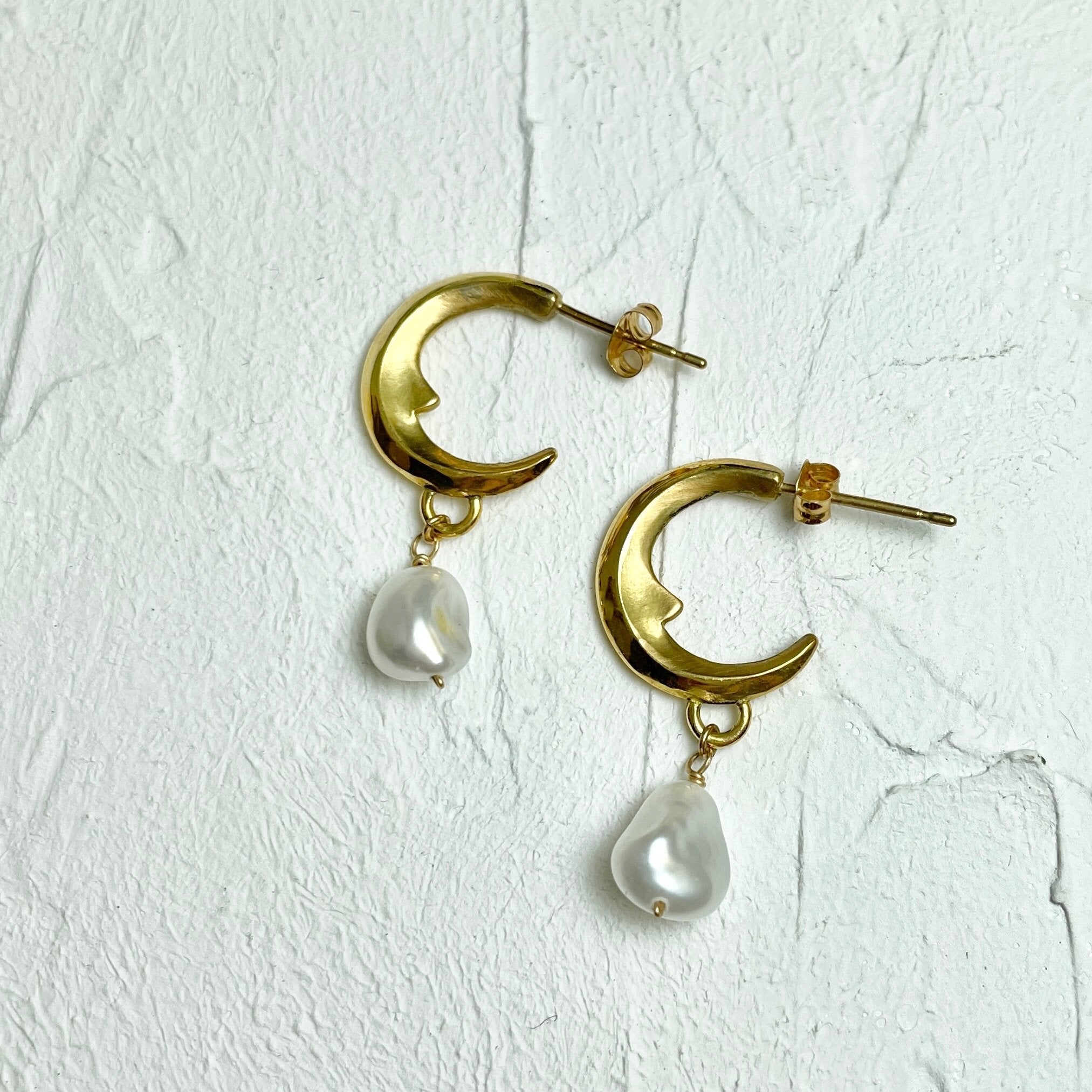 Crescent Moon with Pearl Earrings (18k)